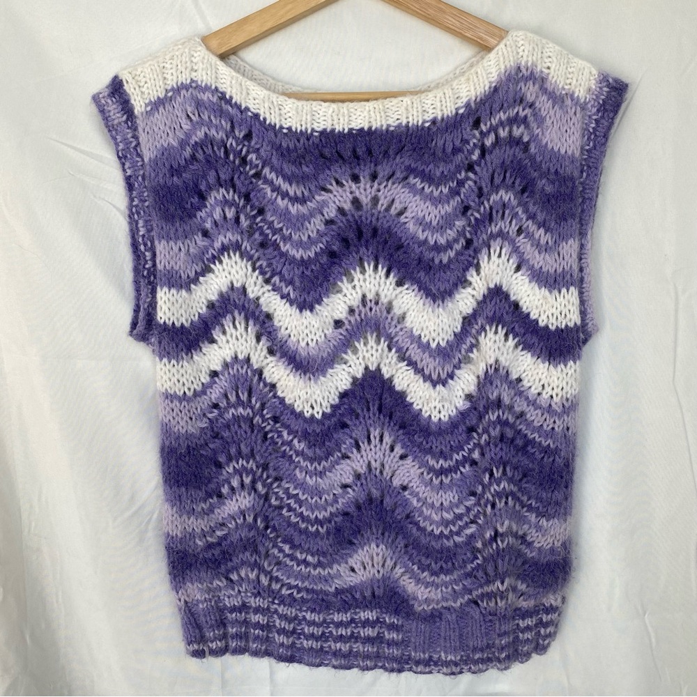 VTG Handmade Knitted Sweater Vest Top Purple/White Wavy Chevron Pattern OS